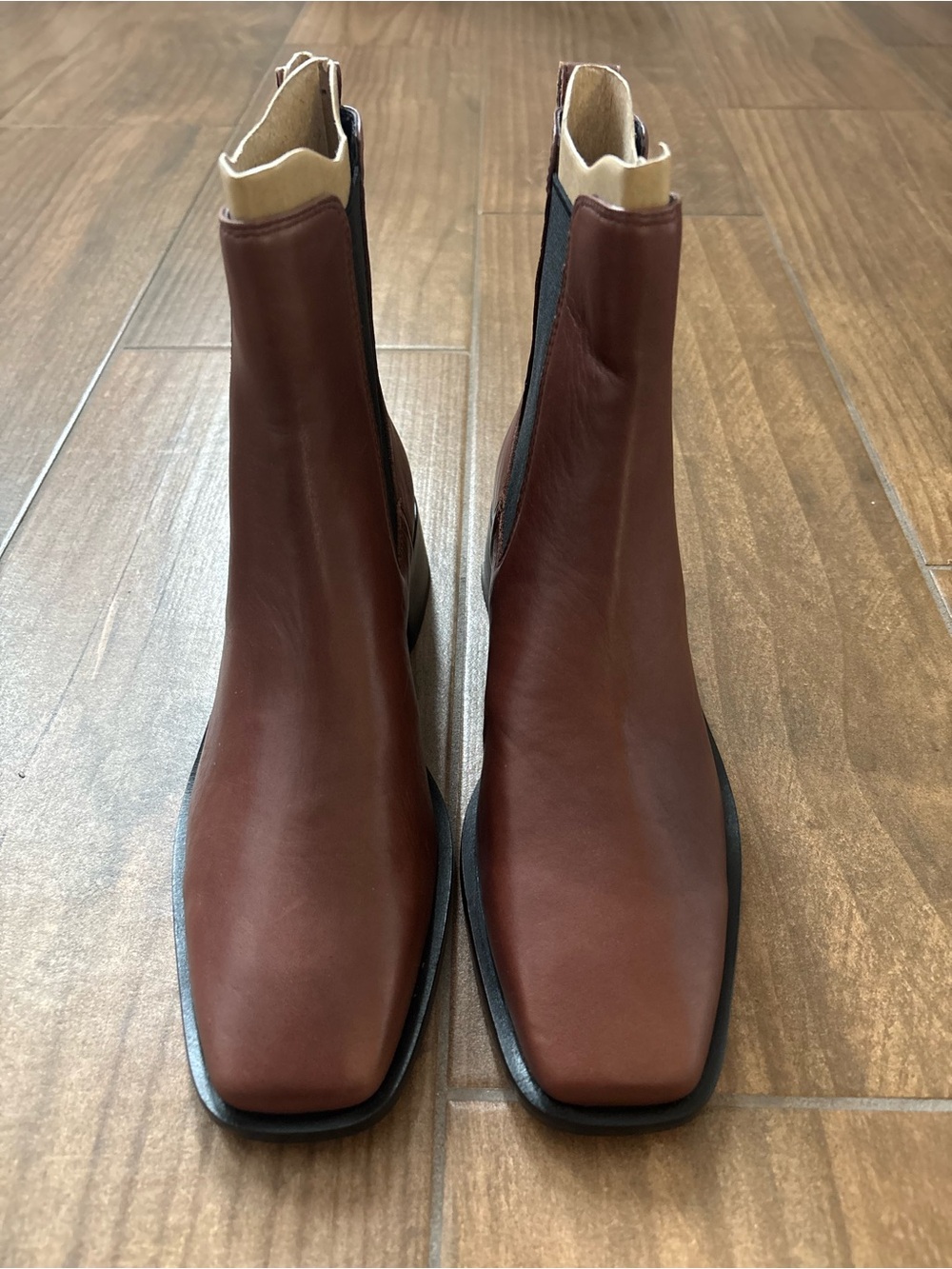 Sam Edelman Thelma Chelsea boots feature a sleek, modern square toe. - Picture 4 of 13